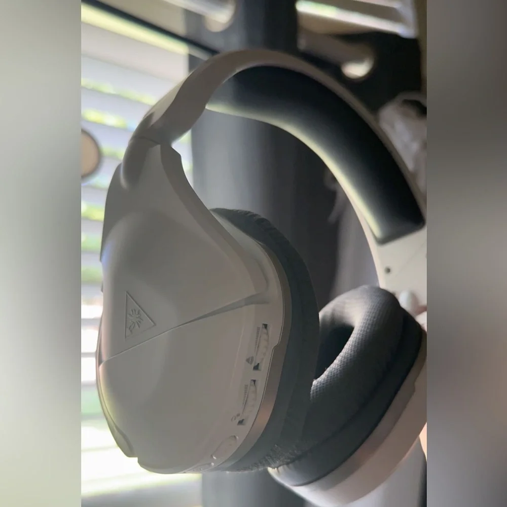 Xbox one with all it needs. - Picture 2 of 5